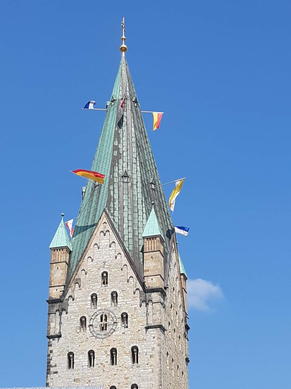 Kirchturm Fahnenmasten Dom Paderborn