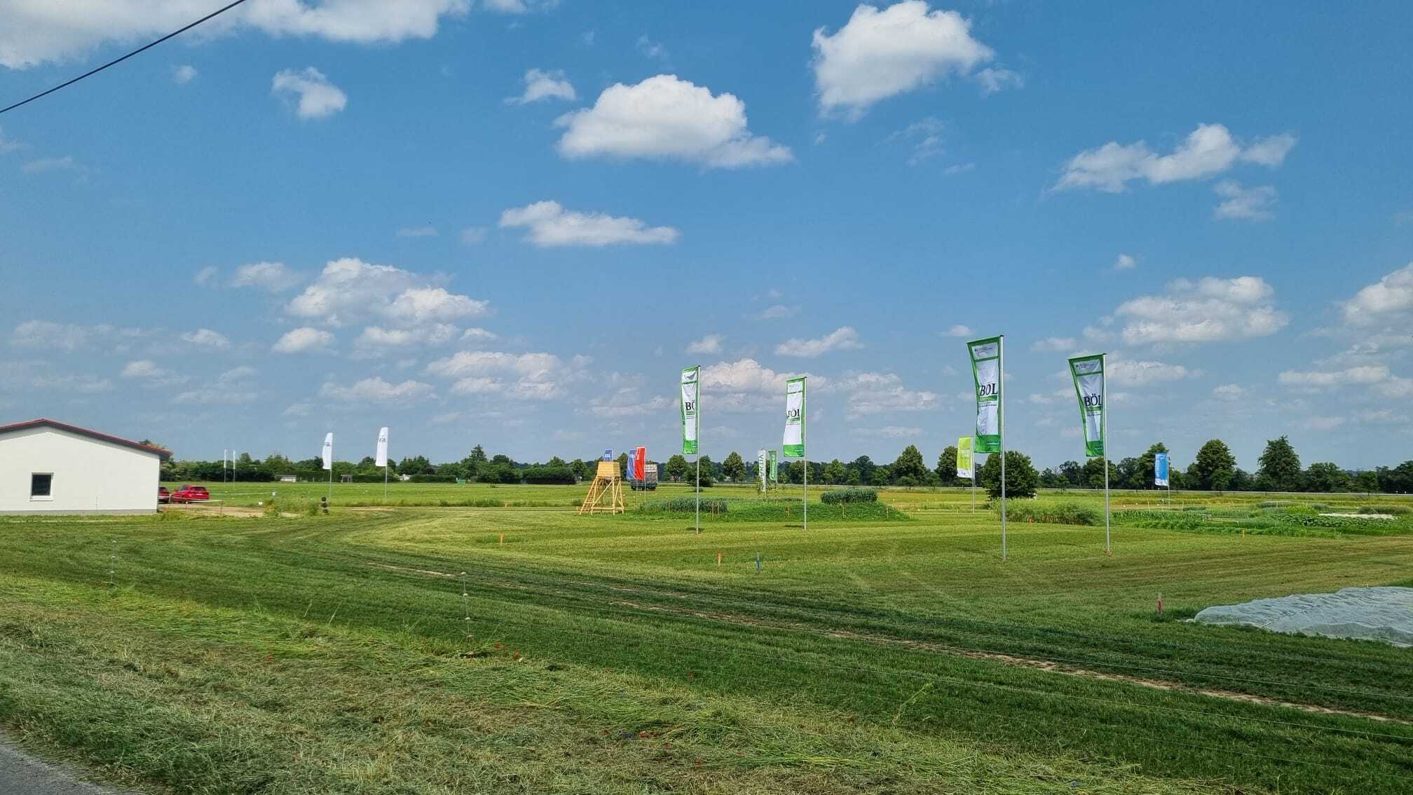 Öko-Feldtage 2025, 10 Fahnenmasten