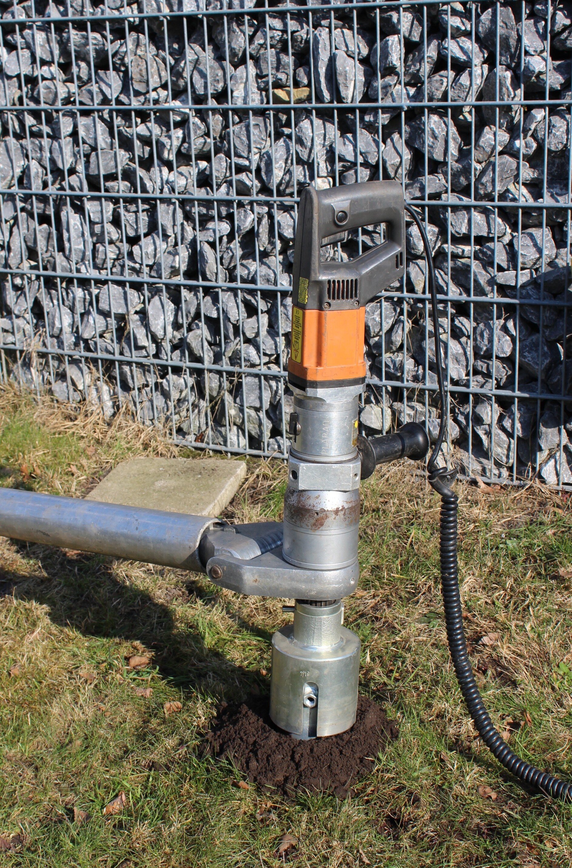 Schraubfundament G89 mit Handeindrehmaschine KR20